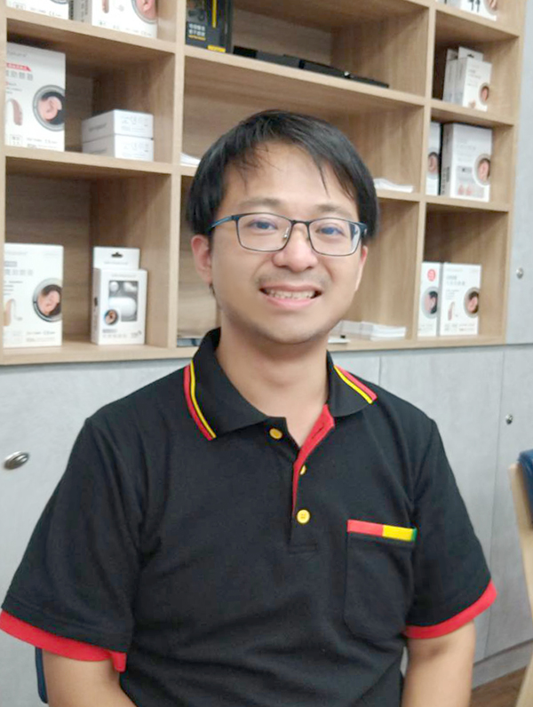 元健助聽器新北五股店 聽力規劃師親切、友善，服務態度極受客戶推崇！