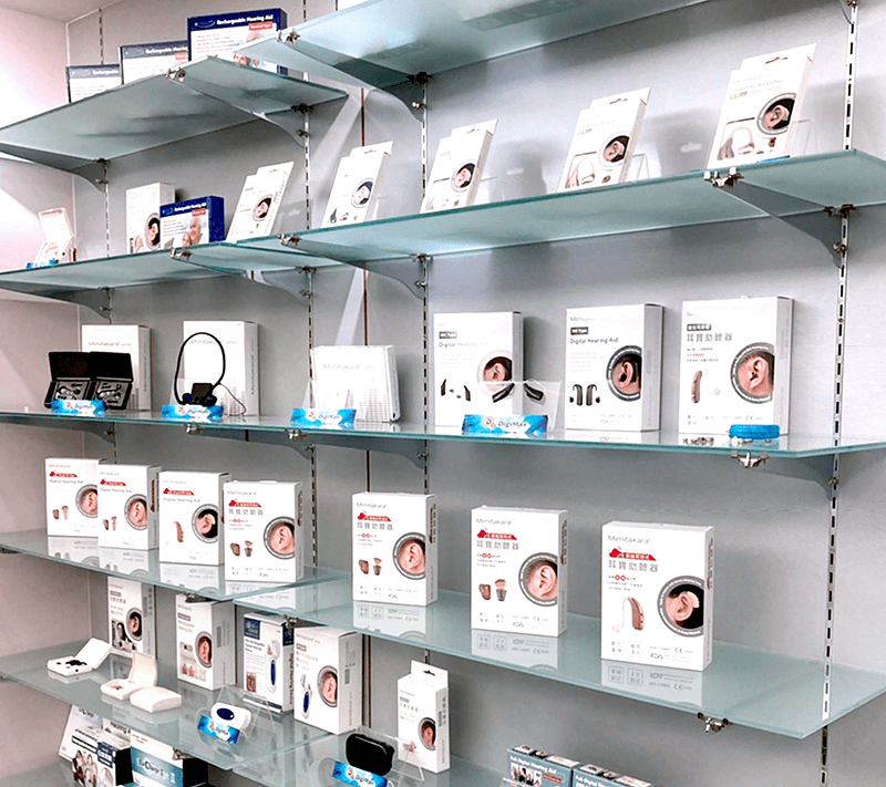 耳寶助聽器品牌形象照片